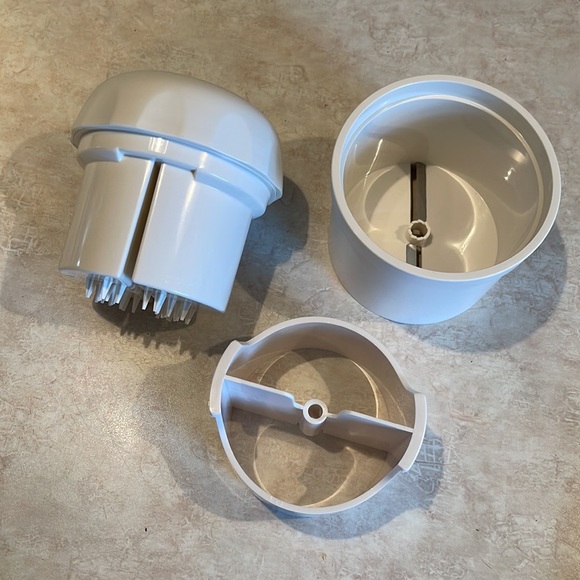 The Pampered Chef Spiral & Slice #1136 - Picture 3 of 7